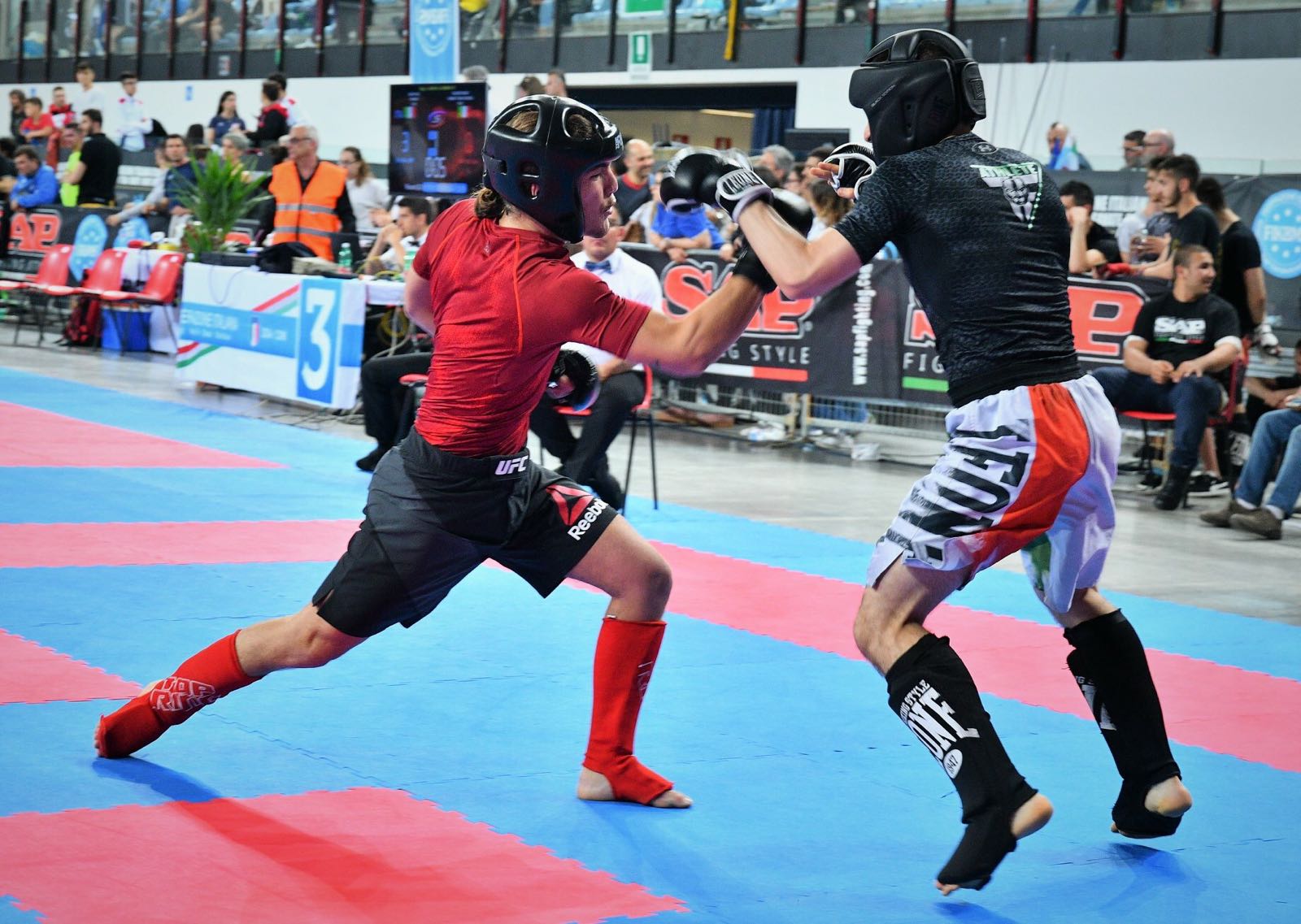 images/joomgallery/originals/photogallery_8/shoot_boxe__12/Hi_Phone_3_ottobre_2018_849.jpg
